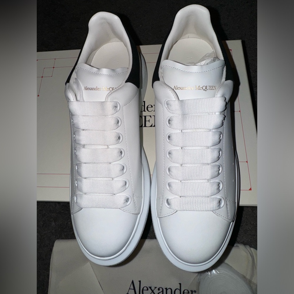 Alexander McQueen Oversized Sneakers Womens White/Black 39/9 - Picture 2 of 11